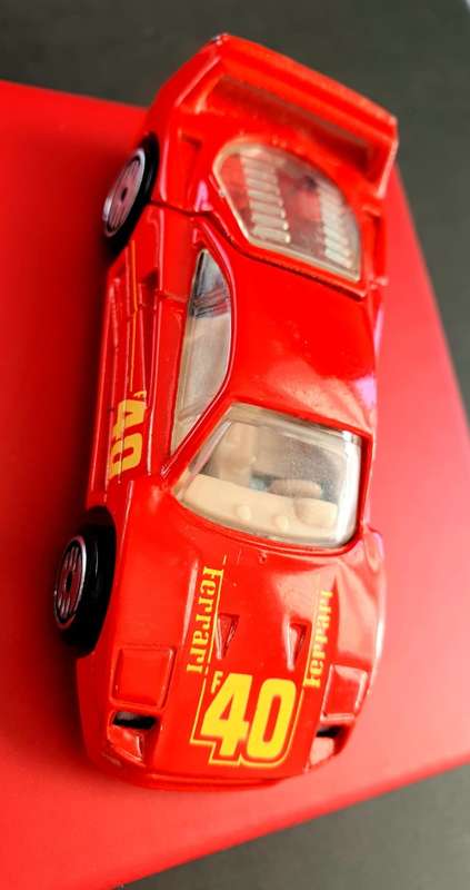 VINTAGE 1988 HOT WHEELS FERRARI F40 RED 1:64 DIECAST CAR WITH OPENING HATCH SILVER WHEELS